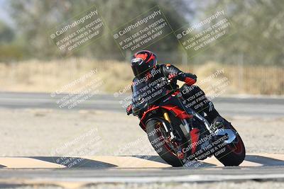 media/Dec-01-2025-Moto Forza (Mon) [[2daa91e15f]]/2-Intermediate Group/Session 3 (Turn 3)/